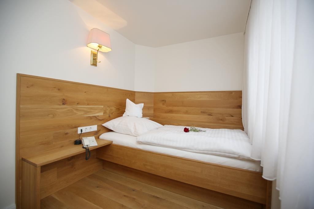 Hotel Am Peterstor Montabaur Ruang foto