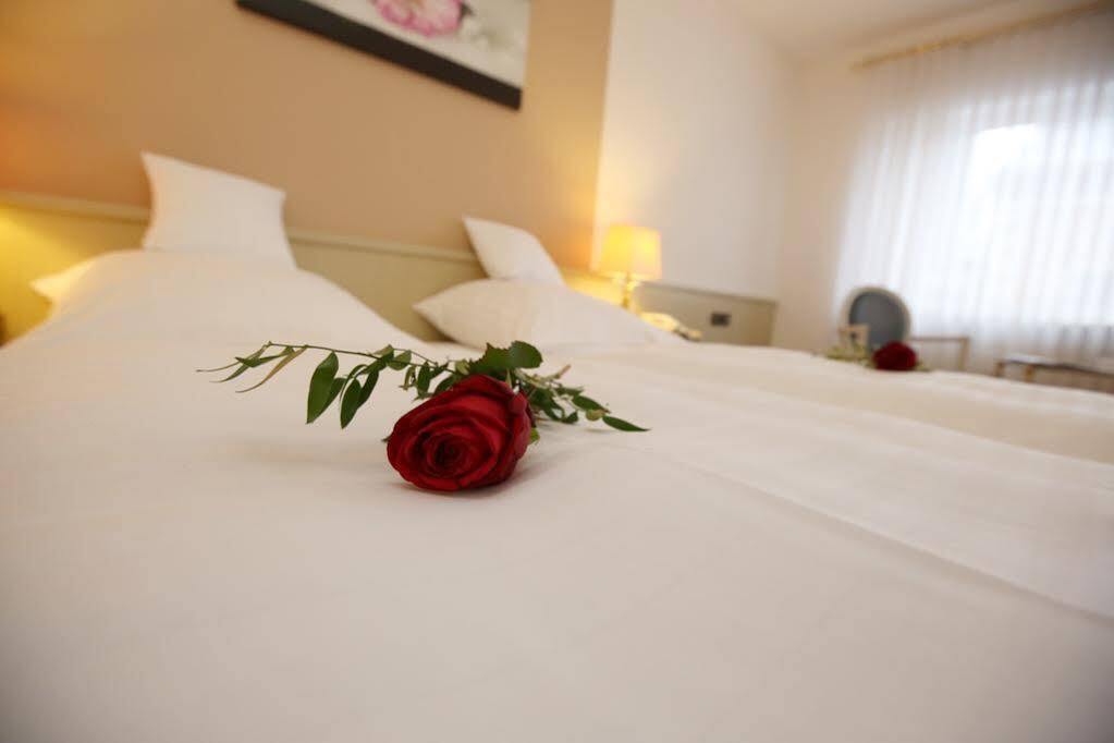 Hotel Am Peterstor Montabaur Bagian luar foto